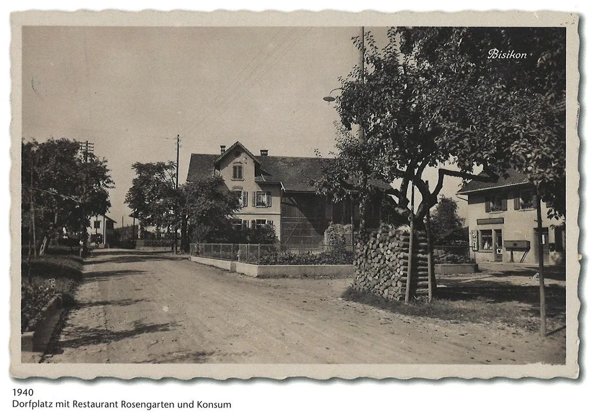 Historische Aufnahmen des Dorfplatzes Bisikon. Historische Aufnahmen des Dorfplatzes Bisikon.